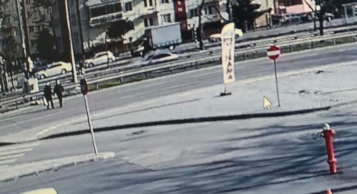 Bursa&rsquo;da kaza dehşeti kamerada...