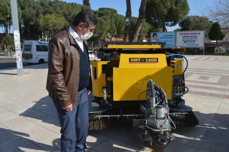 Karacasu sokaklarında süpürge araçları mesaiye başladı G1