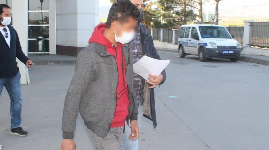 Motosikletleri &ccedil;alan hırsız polisten ka&ccedil;amadı