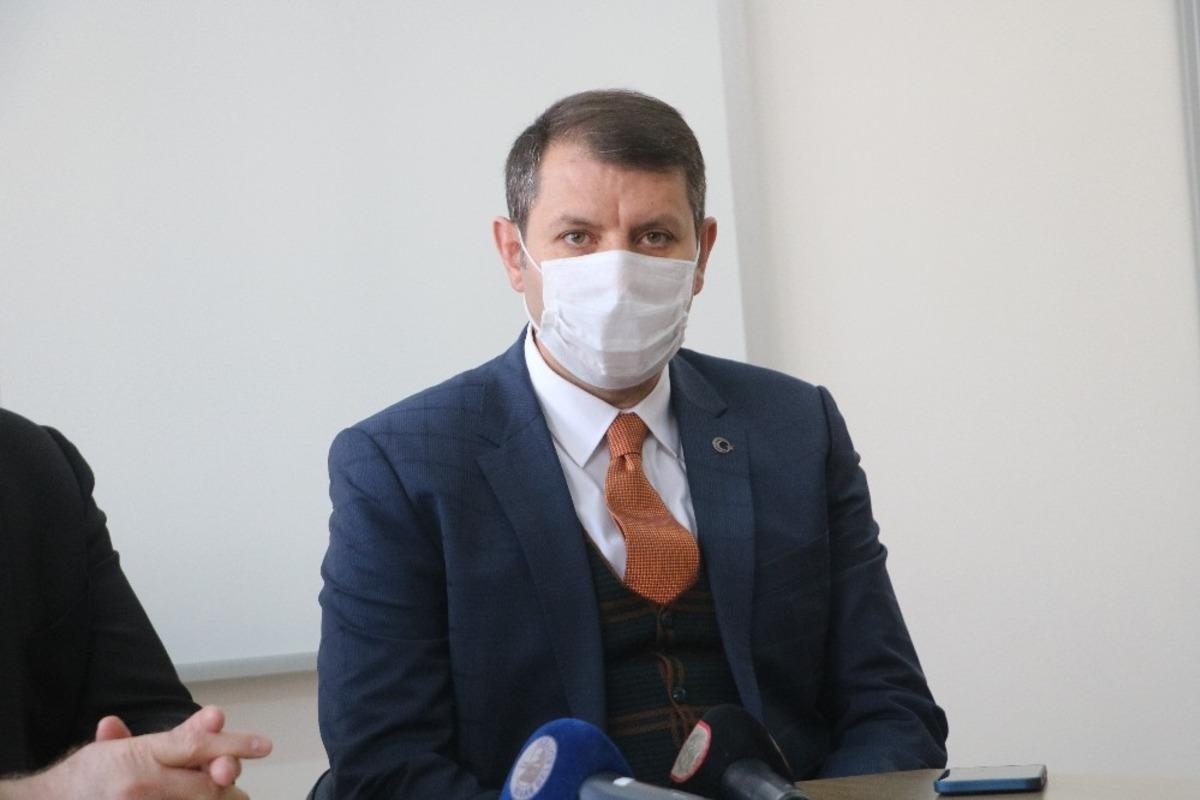 Sivas&rsquo;ta toplam pozitif vaka sayısı 300&rsquo;&uuml;n, g&uuml;nl&uuml;k vaka sayısı 20&rsquo;nin altına d&uuml;şt&uuml;