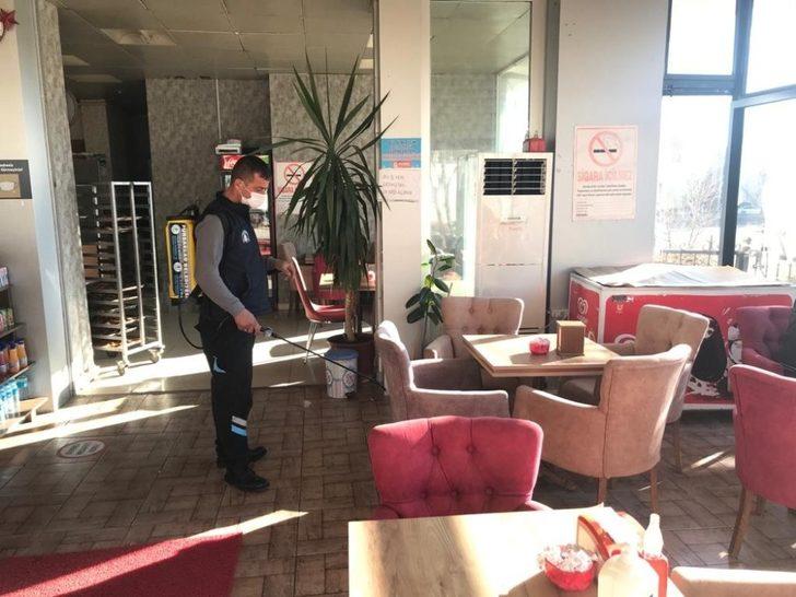 Pursaklar’da yeniden hizmete açılan iş yerlerinde yoğun dezenfekte çalışması G1