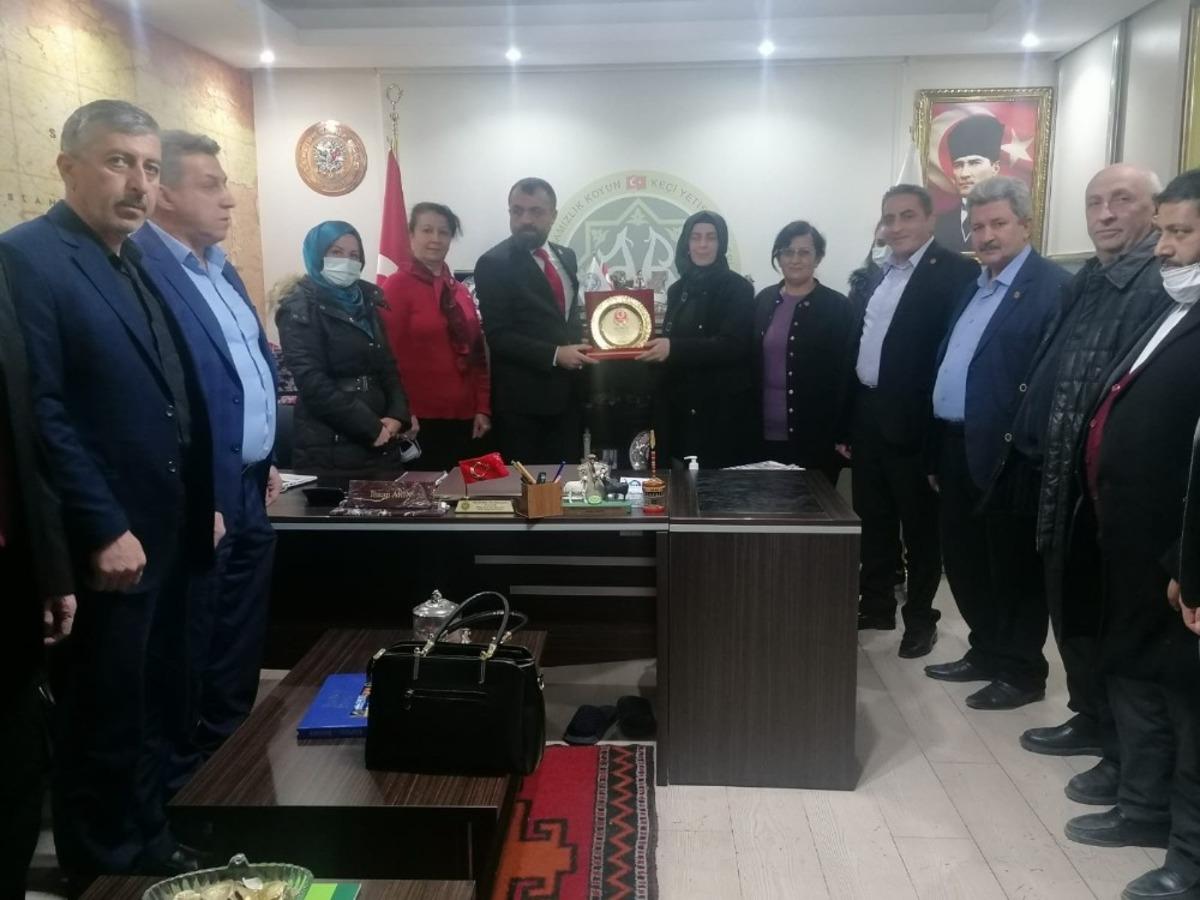 Muhtarlardan Akın&rsquo;a plaket