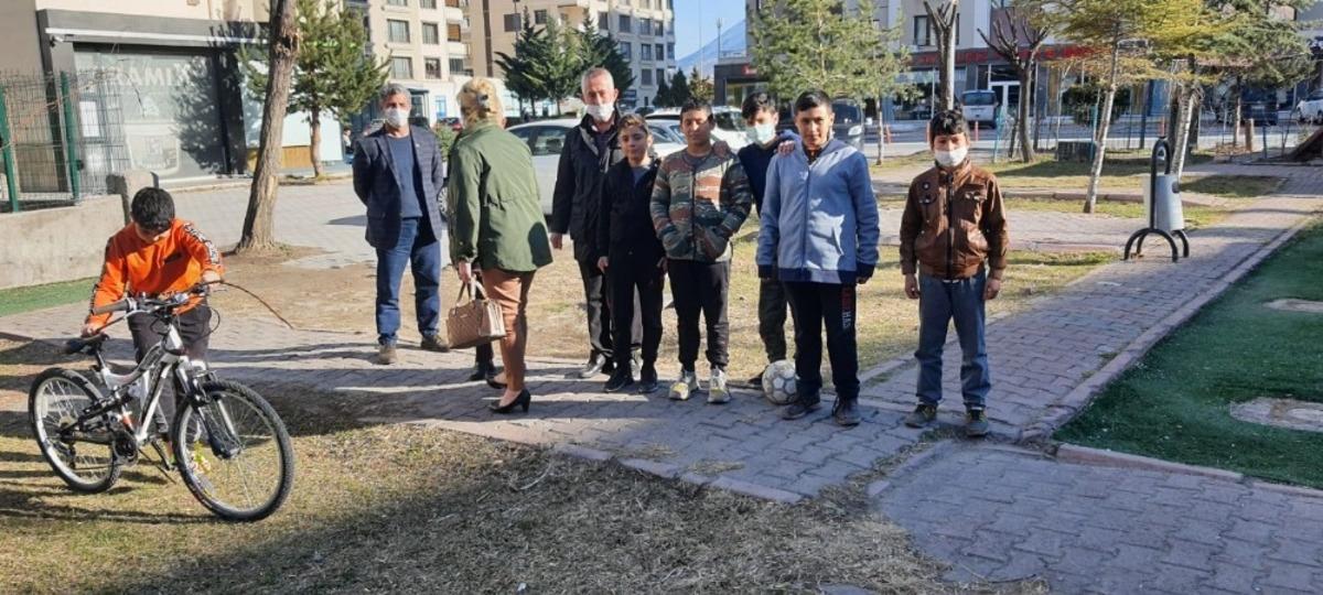 G&uuml;ltepe&rsquo;nin minikleri futbol sahası istedi