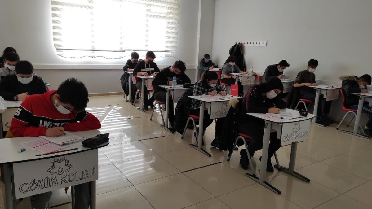 &Ouml;ğrenciler &Ccedil;&ouml;z&uuml;me Giriş Sınavına yoğun ilgi g&ouml;sterdi