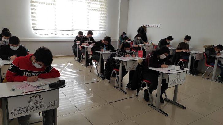 Öğrenciler Çözüme Giriş Sınavına yoğun ilgi gösterdi G1