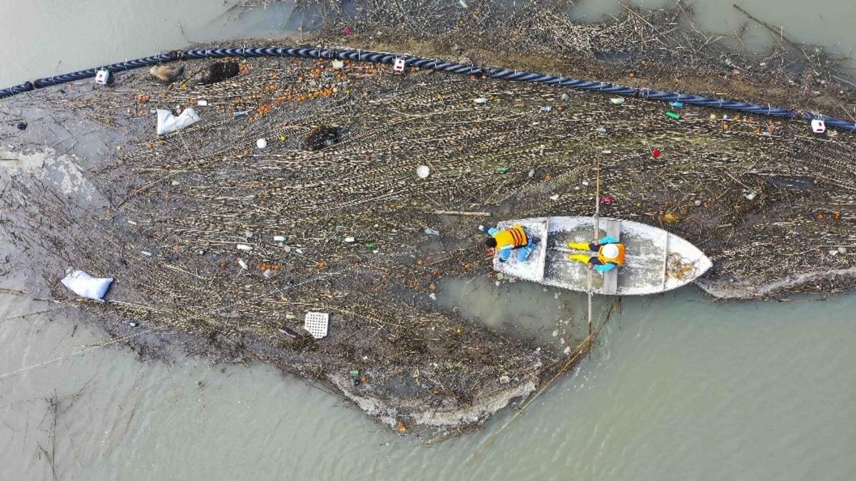Adana&rsquo;da i&ccedil; su ve denizlerde temizlik &ccedil;alışması