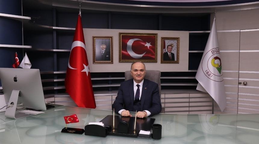 Başkan &Ouml;zl&uuml; &ldquo;Depreme hazırlıklı olmak hayat kurtarır&rdquo;