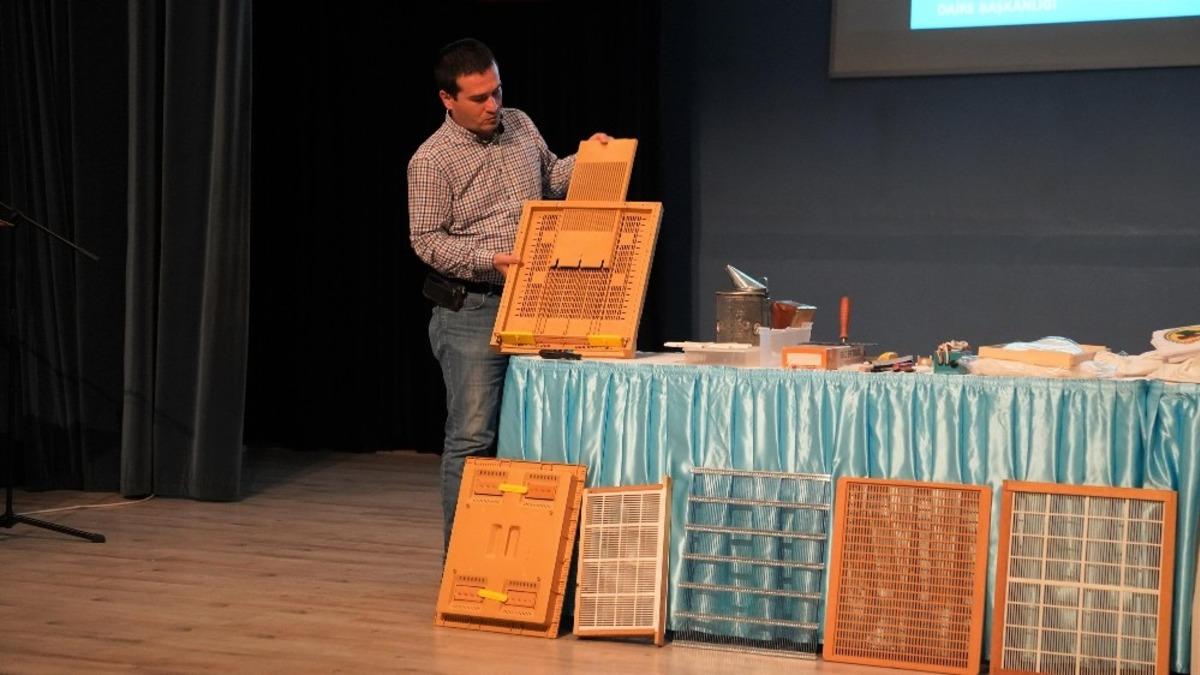 Balıkesir B&uuml;y&uuml;kşehir bilin&ccedil;li arıcılar yetiştiriyor