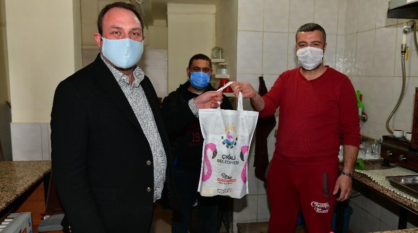 Çiğli’de kahvehane esnafına normalleşme desteği