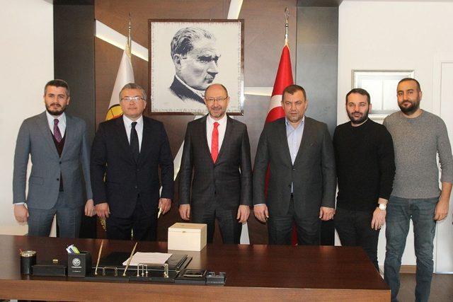 Rektör Erdal’dan Eskişehirspor’a 1.000 adet fidan desteği