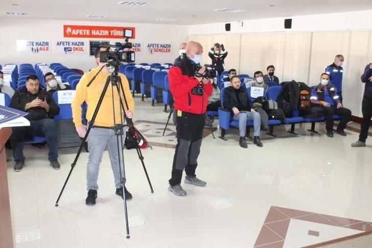 Buldan:  “Olası afetlerde 201 acil toplanma alanı, 27’de çatır kent kurulma alanı var” G3