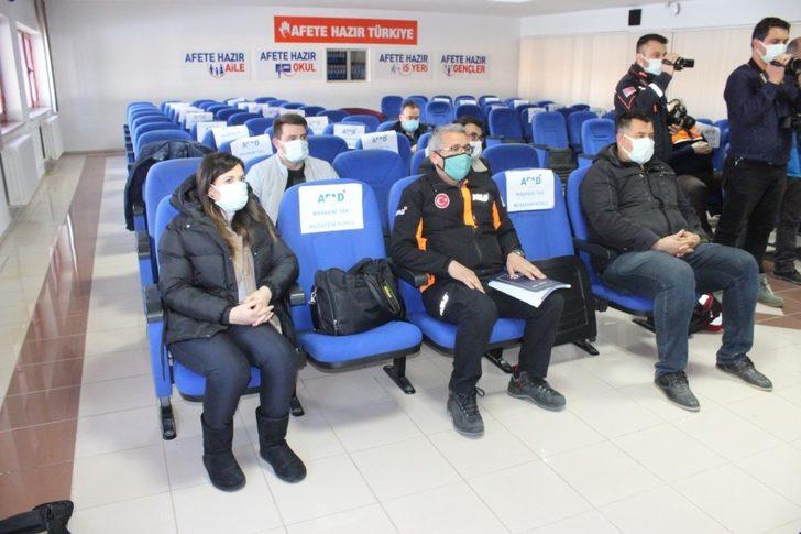 Buldan:  “Olası afetlerde 201 acil toplanma alanı, 27’de çatır kent kurulma alanı var” G4