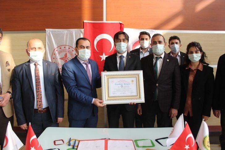 Cizre TSO’dan Devlet Hastanesine tekerlekli sandalye bağışı G2