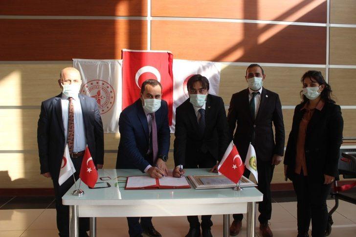 Cizre TSO’dan Devlet Hastanesine tekerlekli sandalye bağışı G3