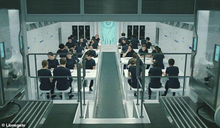 Johnny Depp’in kızı Lily-Rose Depp, babasının tahtına gözünü dikti G2