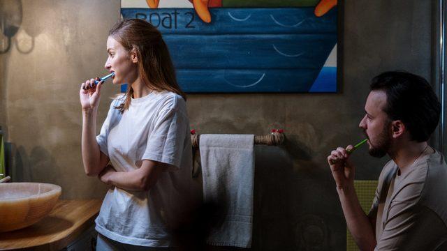 Diş macununu sıkma şekliniz kişiliğiniz hakkında ipuçları veriyor! Diş macununu nasıl sıkarsınız?