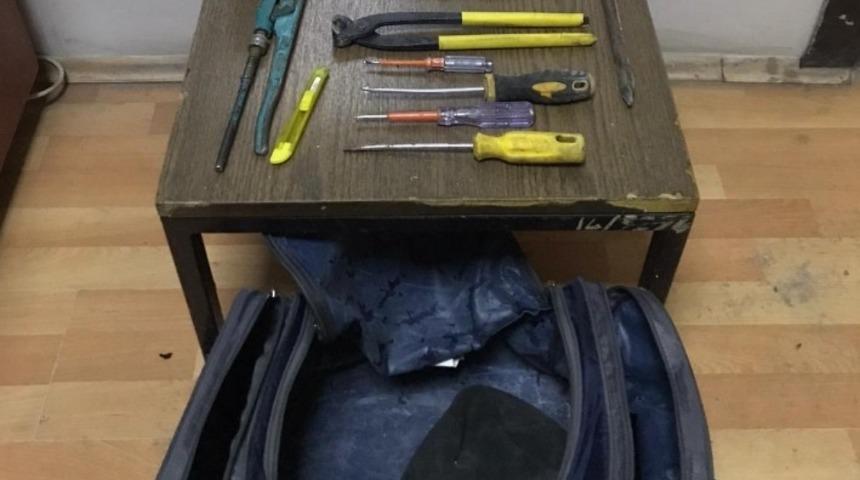 Ağrı&rsquo;da hırsızlar polisten ka&ccedil;amadı