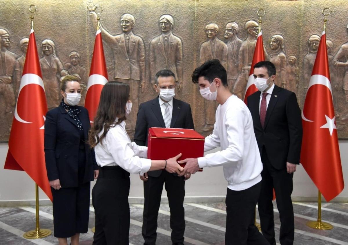 &rsquo;Anadolu G&ouml;n&uuml;l Yolu&rsquo; projesinin Ay-Yıldızlı T&uuml;rk Bayrağı Aydın&rsquo;da