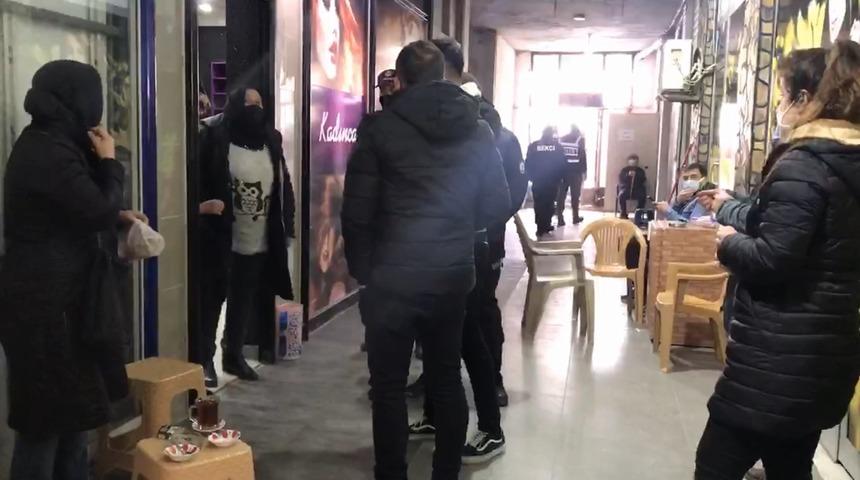 Ceza yazmak isteyin polise 'Bu seferki uyarı olsun' dedi ama kurtulamadı