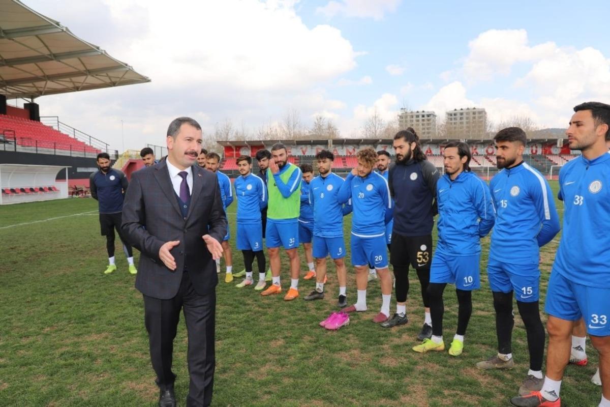 Baydilli&rsquo;den Karak&ouml;pr&uuml; Belediyespor&rsquo;a moral ziyareti