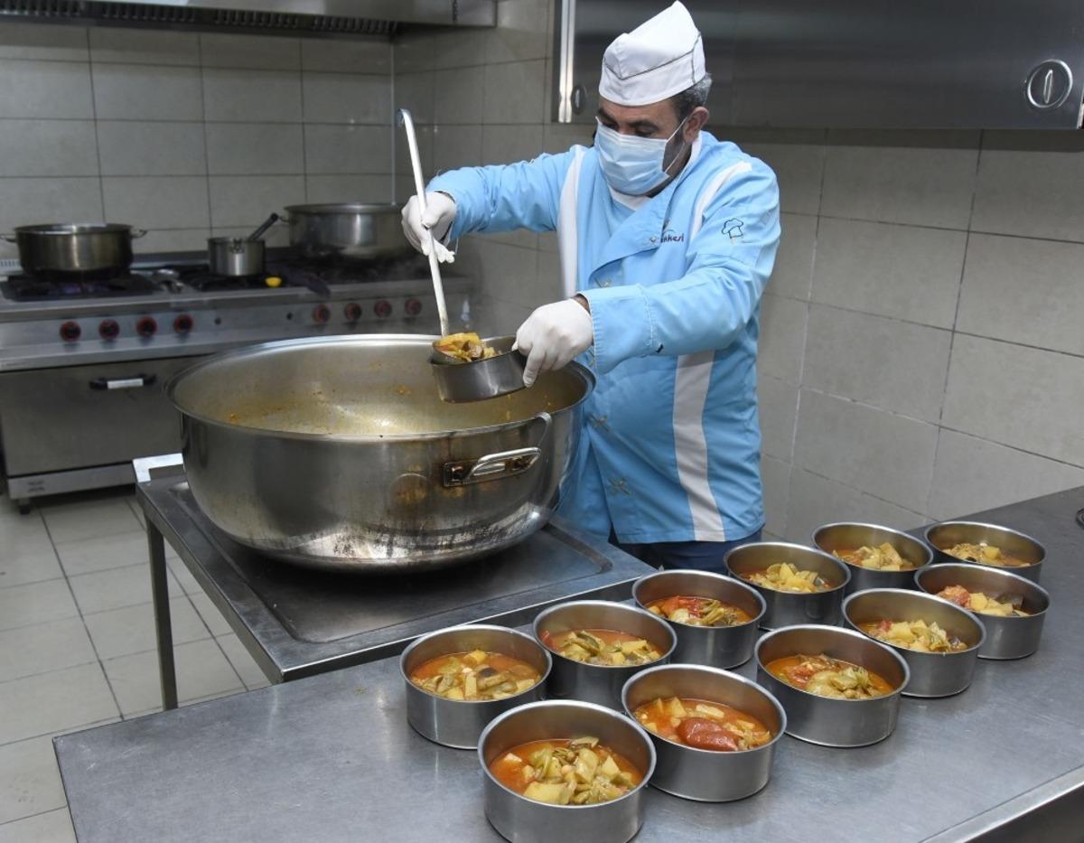 Tekkek&ouml;y Belediyesi Aşevi her sofraya ulaşıyor