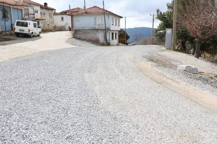 Gördes’in dağ yolları yenilendi G3