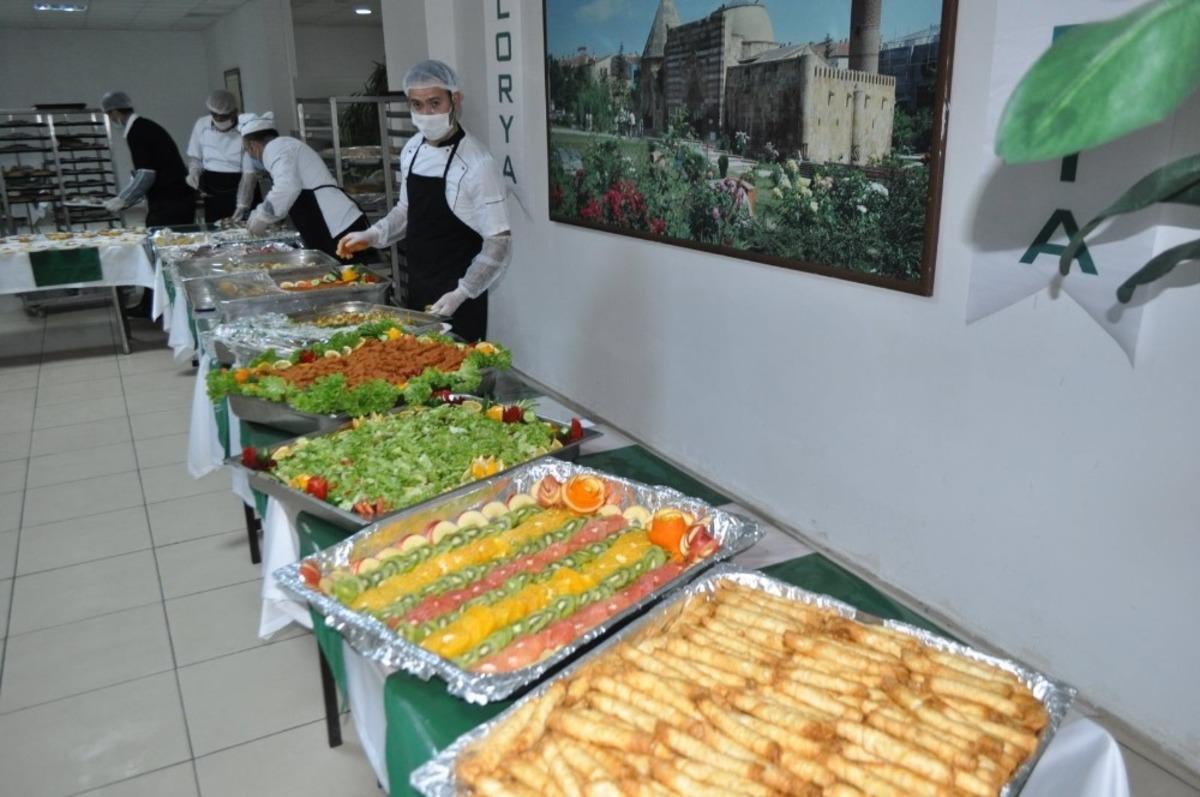 KEA Hastanesi başhekimliğinden sağlık&ccedil;ılara motivasyon i&ccedil;in a&ccedil;ık b&uuml;fe etkinliği