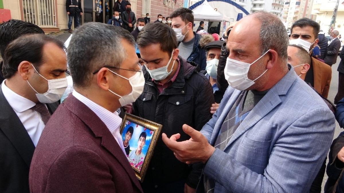 CHP heyetine evlat n&ouml;betindeki ailelerden soğuk duş