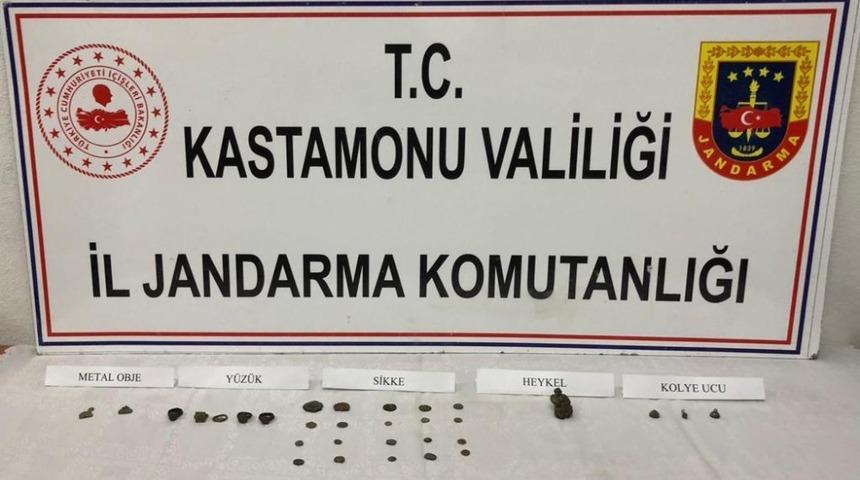 Operasyon yapılan evden tarih &ccedil;ıktı