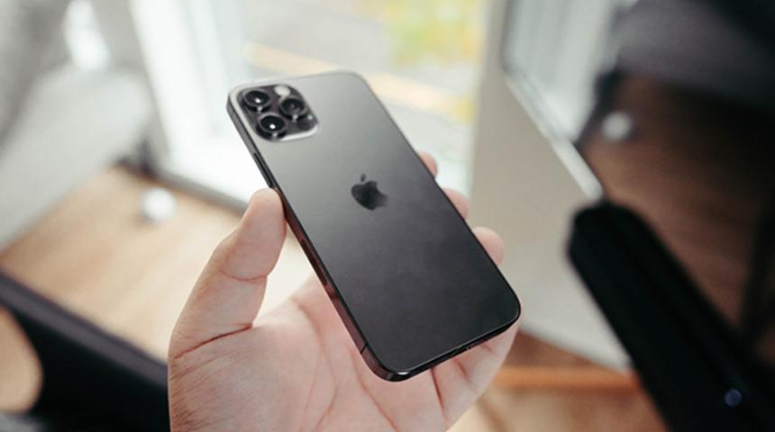 Apple MacBook'lardan kaldırmıştı! Mıknatıslı şarj girişi iPhone'lara gelebilir