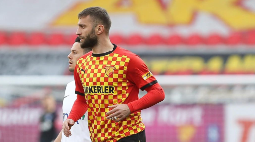 Alpaslan Öztürk kimdir, kaç yaşında ve hangi mevkiide oynuyor? 'Galatasaray’la anlaştı' iddiası