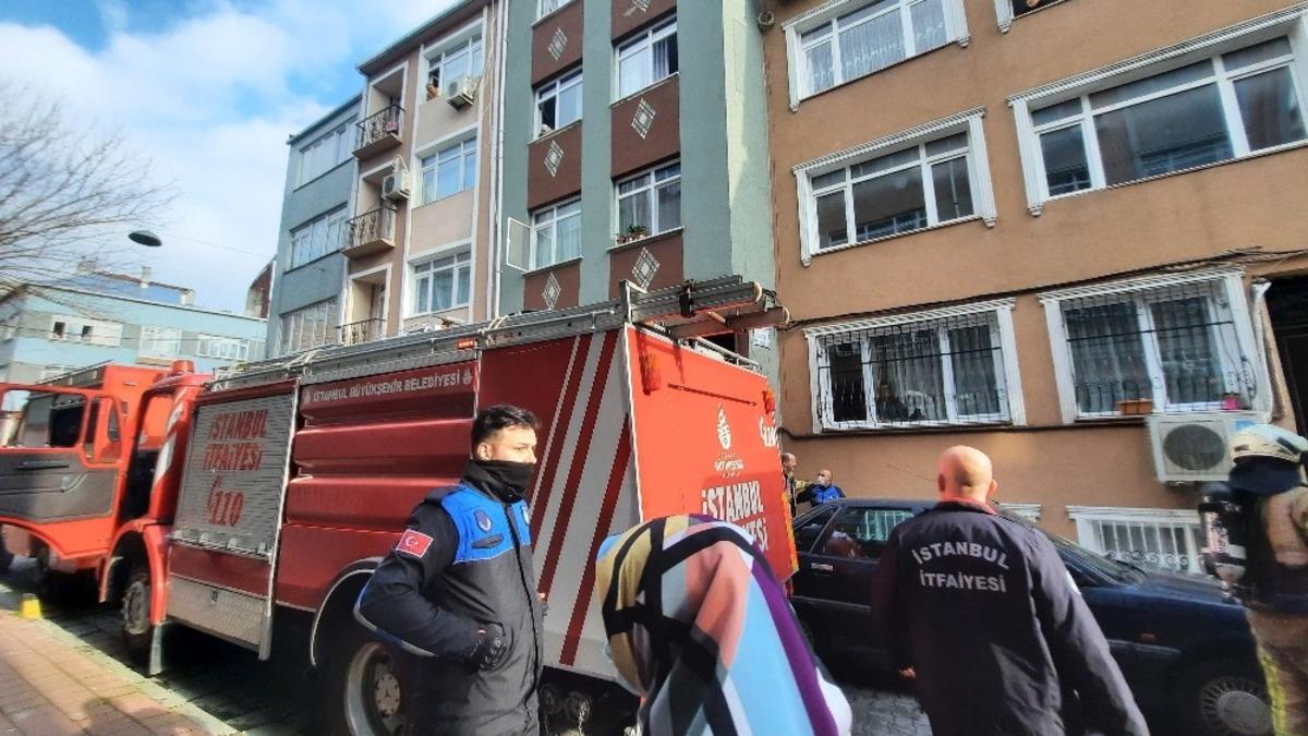 Fatih&rsquo;te korkutan yangın: Vatandaşlar b&uuml;y&uuml;k panik yaşadı