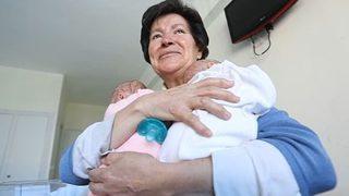 64 yaşında ikiz doğuran anne ikizlerini kaybetti!