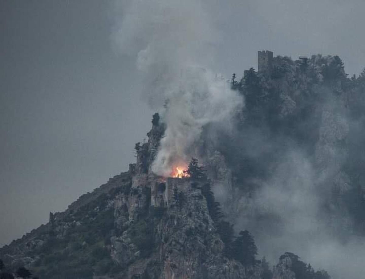 KKTC&rsquo;deki St. Hilarion Kalesi&rsquo;nde yangın