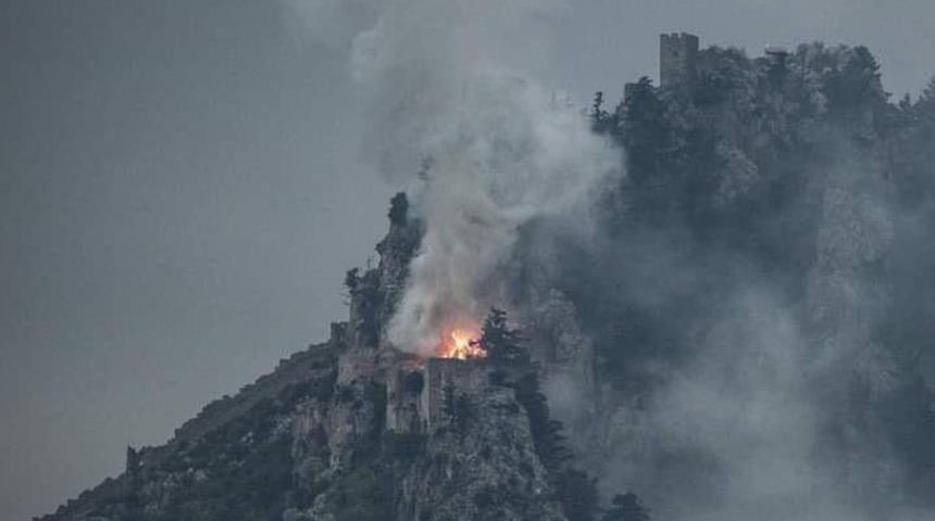 KKTC'deki tarihi St. Hilarion Kalesi'nde yangın
