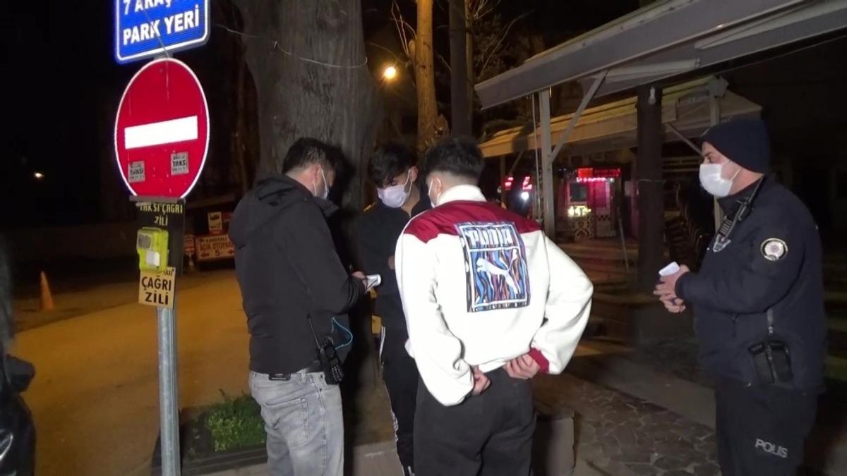 Kısıtlamada 2 gen&ccedil; kız ile 2 erkek arasında &ccedil;ıkan tartışma karakolda bitti