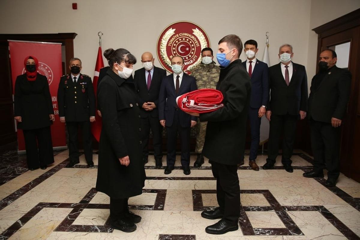 Anadolu G&ouml;n&uuml;l Yolu 81 Gen&ccedil; 81 Bayrak