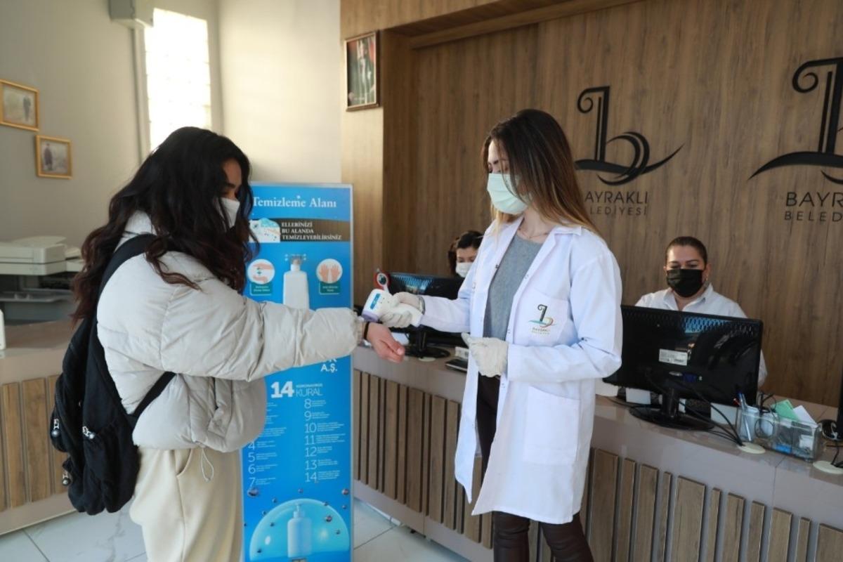 BAYSEM&rsquo;de &ouml;ğretmenler &ouml;ğrencileri hijyen paketleriyle karşıladı