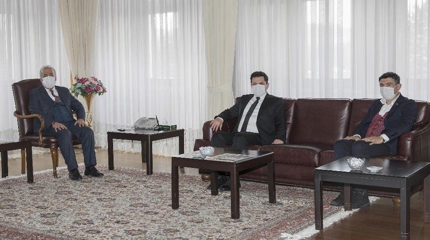 Erzurum Yeşilay&rsquo;dan Rekt&ouml;r &Ccedil;omaklı&rsquo;ya ziyaret