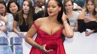 Rihanna Savage X Fenty'nin yeni koleksiyonunu tanıttı
