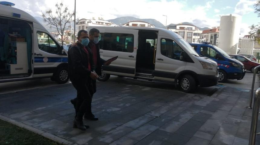 Alanya&rsquo;da &ccedil;eşitli su&ccedil;lardan aranan 2 ş&uuml;pheli yakalandı