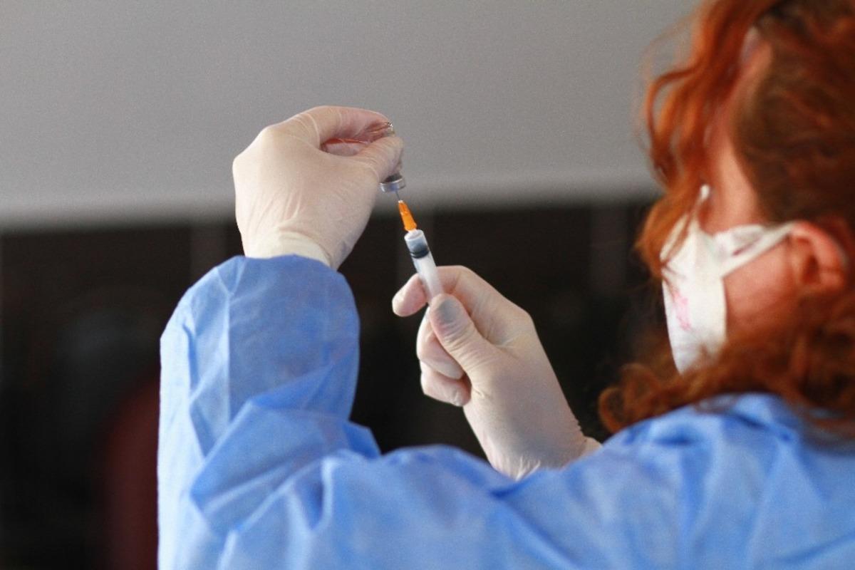 Hi&ccedil; vaka g&ouml;r&uuml;lmeyen k&ouml;yde vatandaşlara korona aşısı