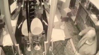 Ataşehir'de otelini satırla basan mal sahibi şoke etti!