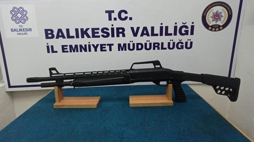 Balıkesir&rsquo;de 25 aranan şahıs yakalandı