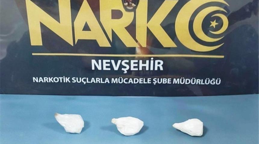 Afgan uyruklu şüphelinin iç çamaşırından uyuşturucu ele geçirildi