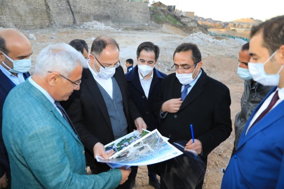 Kentsel d&ouml;n&uuml;ş&uuml;m heyetinden Şehit Fevzi Mahallesinde