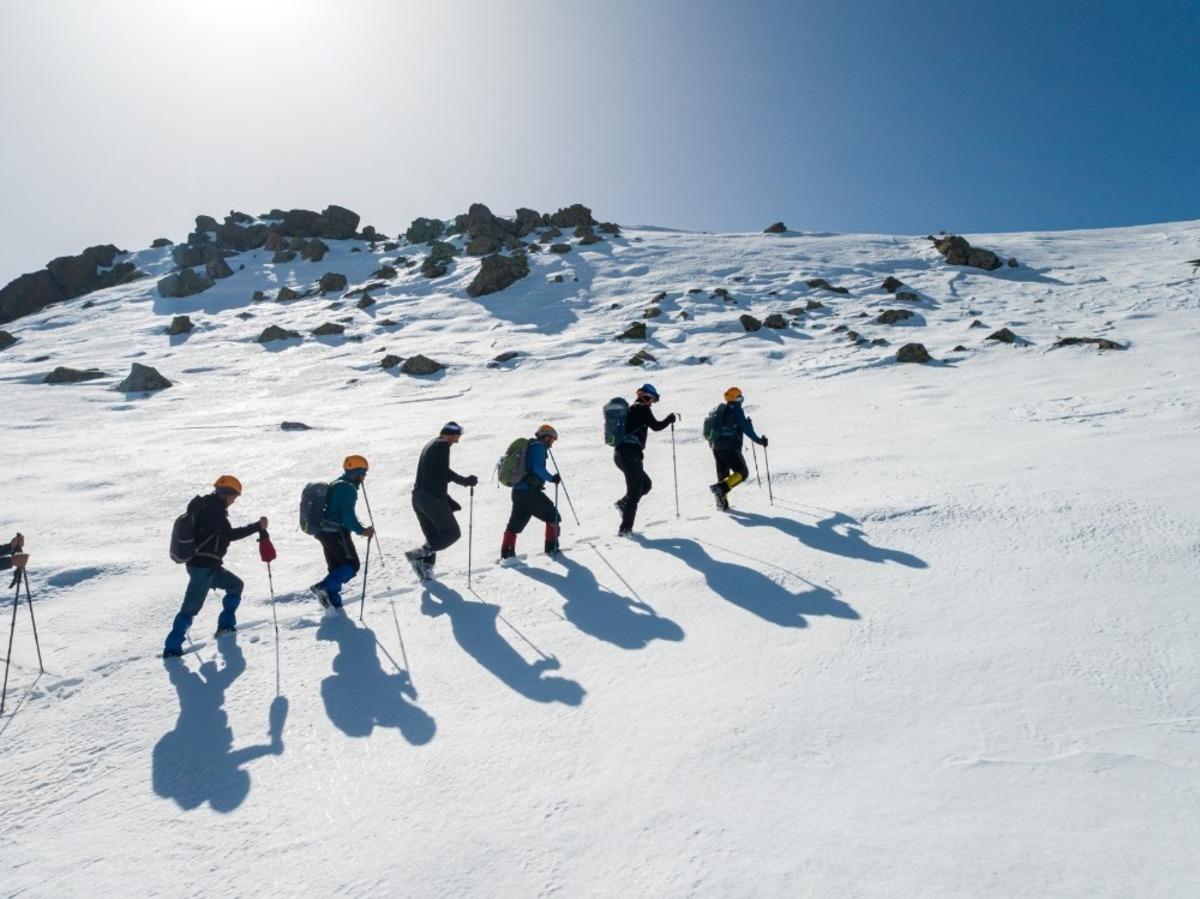 2 bin 552 rakımlı Yıldız Dağı&rsquo;na tırmanan dağcılar, zirvede T&uuml;rk bayrağını dalgalandırdı