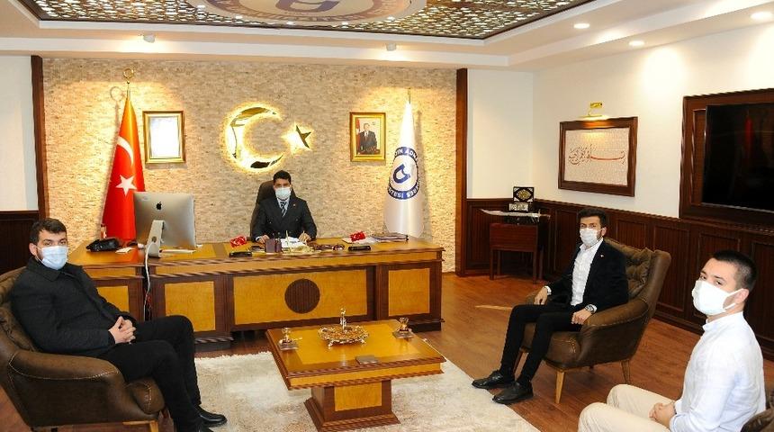 &Uuml;NİAK İl Temsilcisi Rekt&ouml;r Aldemir ile g&ouml;r&uuml;şt&uuml;