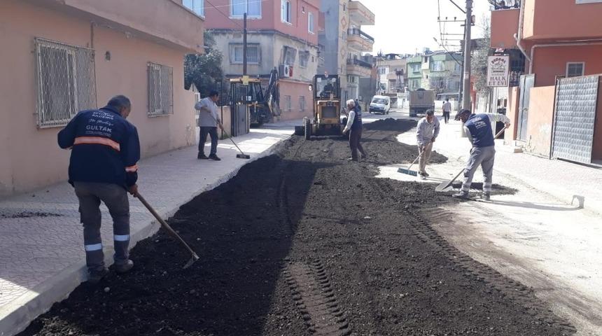 Akdeniz&rsquo;de asfalt, kaldırım ve yol &ccedil;alışmaları devam ediyor