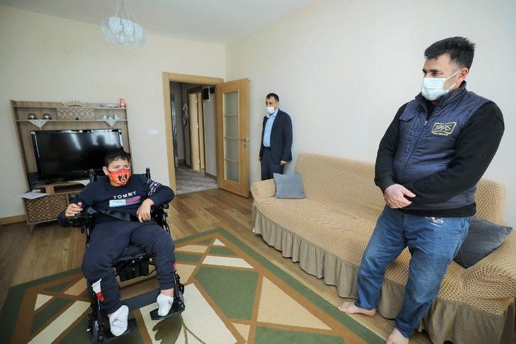 Engelli gencin akülü sandalye sevinci G2